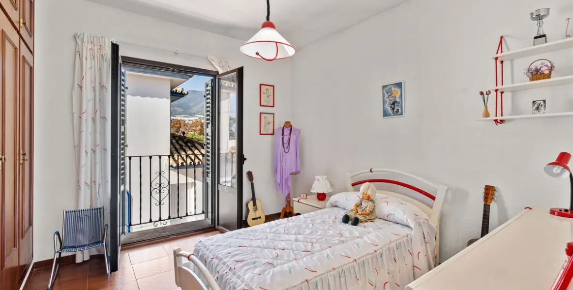 Sale of detached villa in Arroyo de la Miel 21