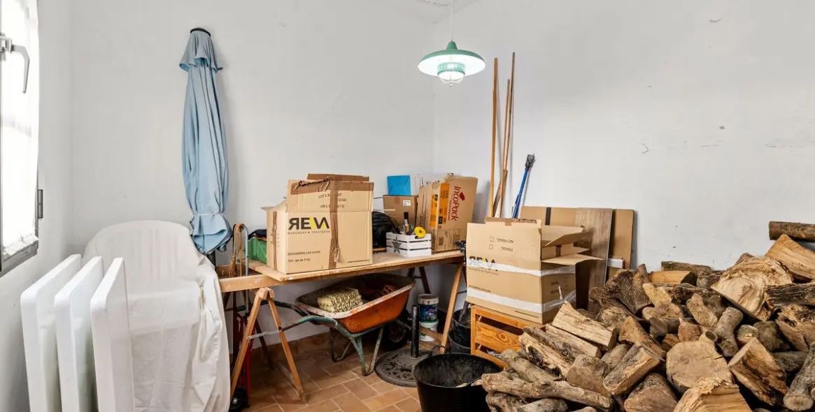 Sale of detached villa in Arroyo de la Miel 32