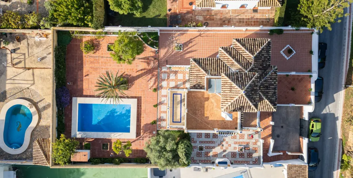 Sale of detached villa in Arroyo de la Miel 36