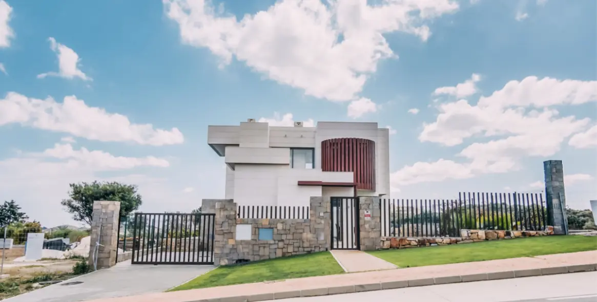 Продажа  отдельно стоящей виллы в Mijas Costa 20