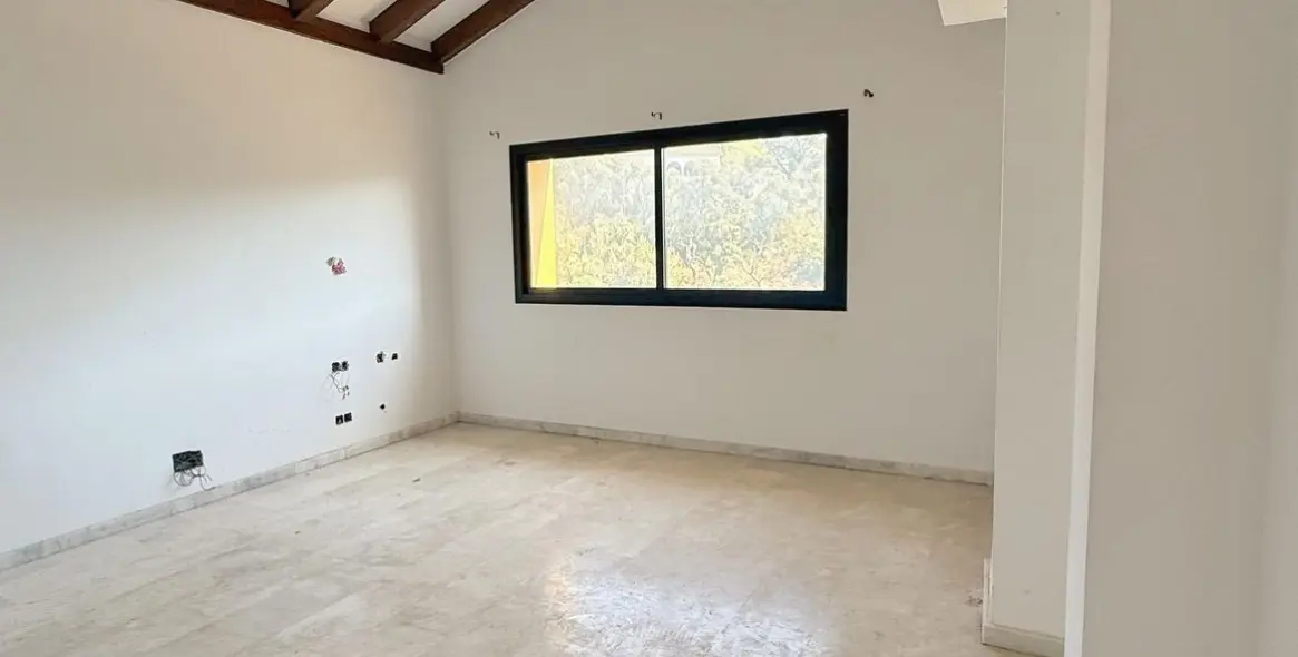 Продажа  отдельно стоящей виллы в Marbella East (район Elviria) 5