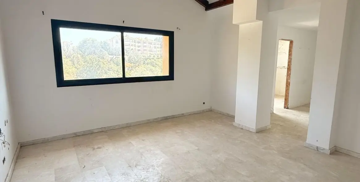 Продажа  отдельно стоящей виллы в Marbella East (район Elviria) 6