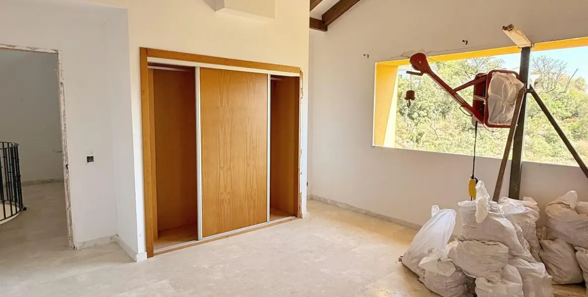 Продажа  отдельно стоящей виллы в Marbella East (район Elviria) 15