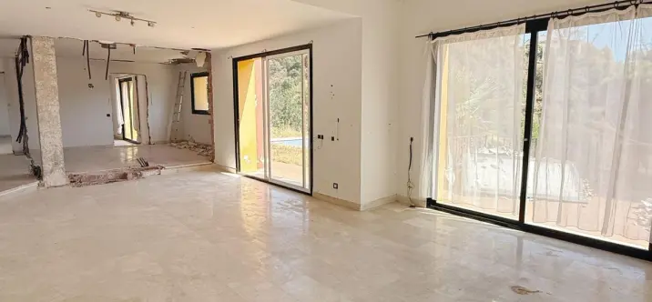 Venta de villa independiente en Elviria 0
