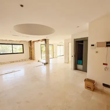 Venta de villa independiente en Elviria