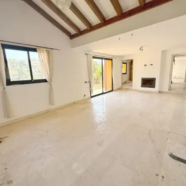 Venta de villa independiente en Elviria