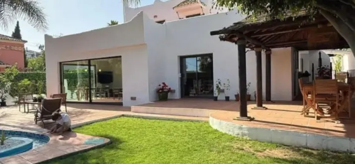 Oтдельно стоящая вилла R5231137 0