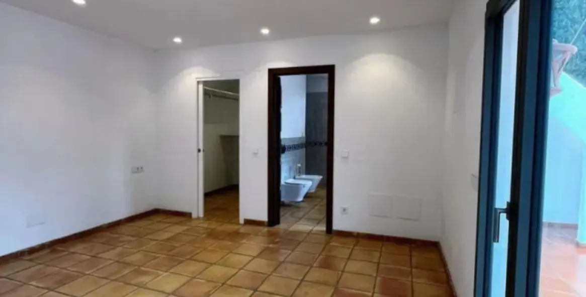 Продажа  отдельно стоящей виллы в Marbella (район Marbella) 12