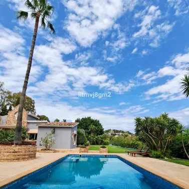 Sale of detached villa in Benahavís