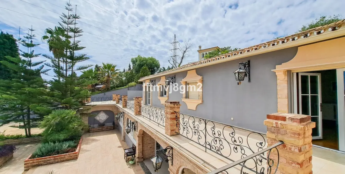 Sale of detached villa in Benahavís 3