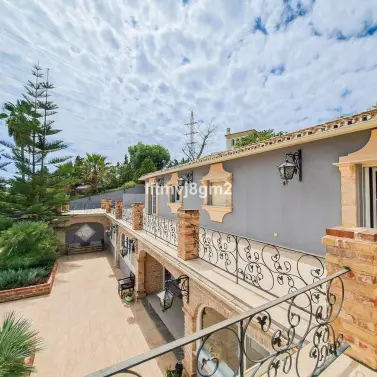 Sale of detached villa in Benahavís