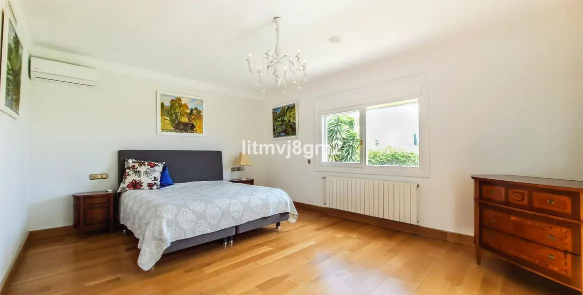 Продажа  отдельно стоящей виллы в Benahavís 21