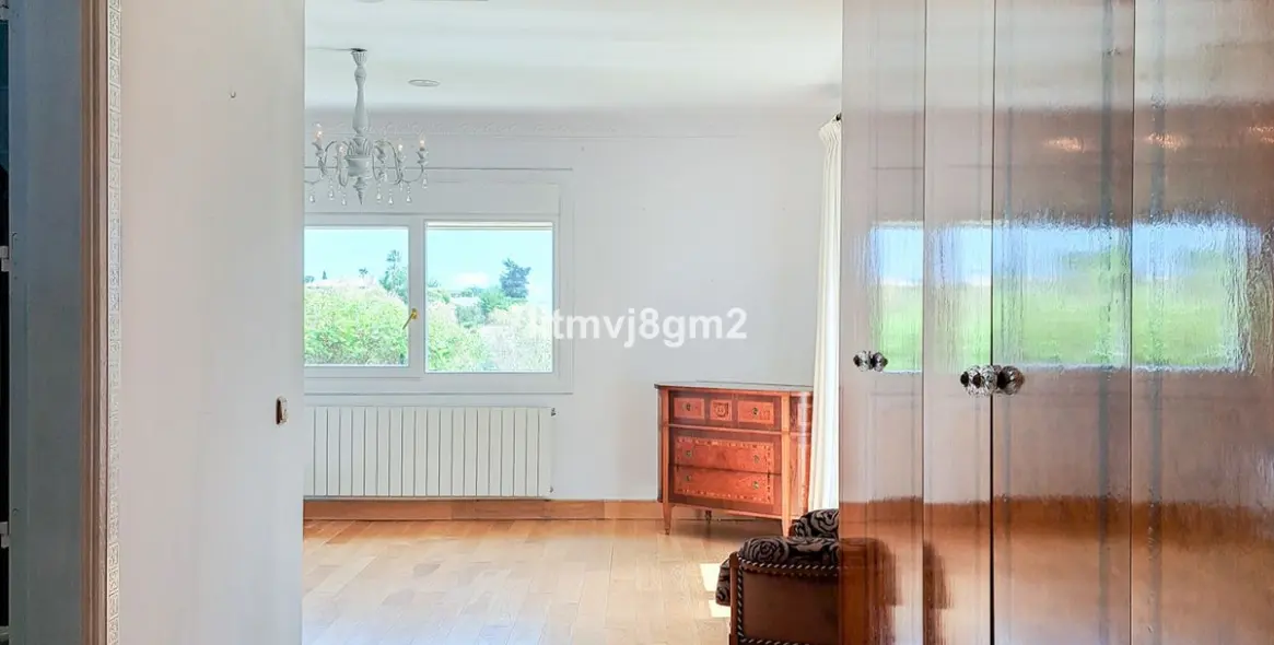 Продажа  отдельно стоящей виллы в Benahavís 28