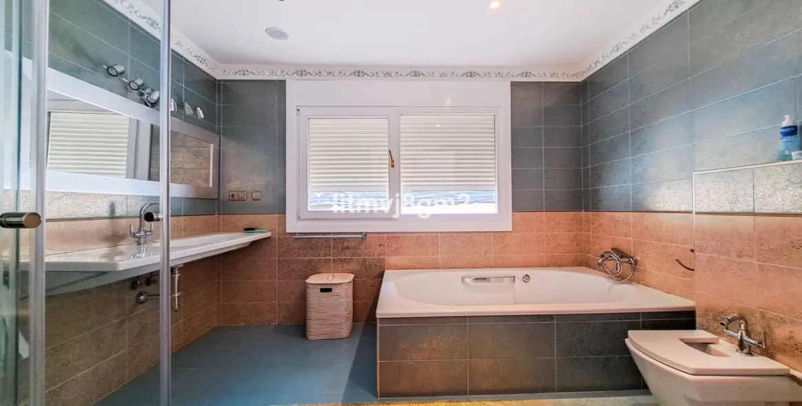 Продажа  отдельно стоящей виллы в Benahavís 29