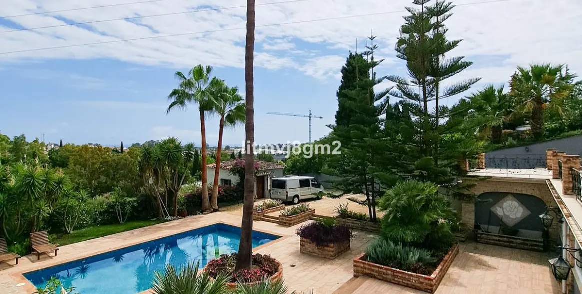 Продажа  отдельно стоящей виллы в Benahavís 30