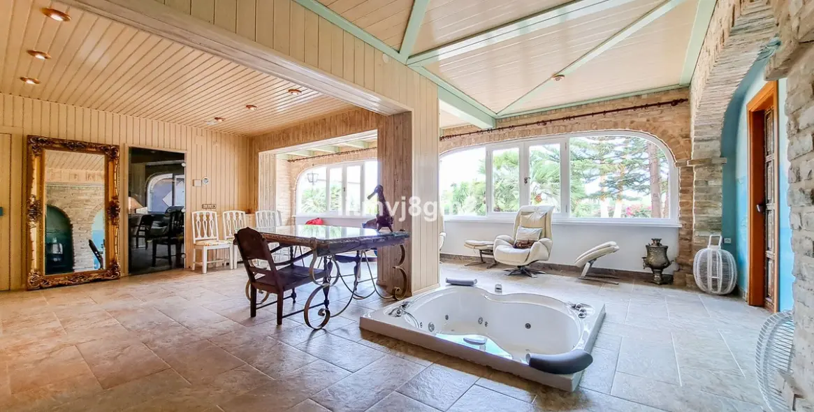 Продажа  отдельно стоящей виллы в Benahavís 35