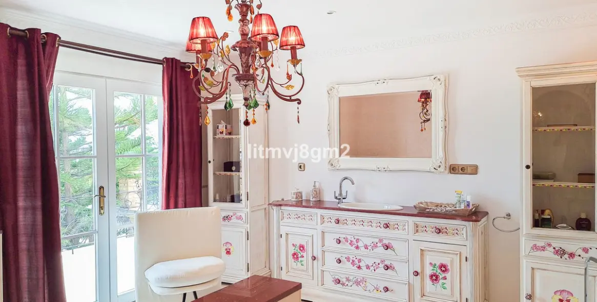 Продажа  отдельно стоящей виллы в Benahavís 42