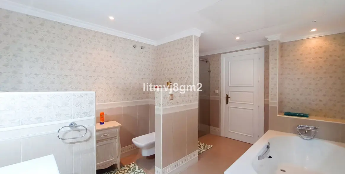 Продажа  отдельно стоящей виллы в Benahavís 43