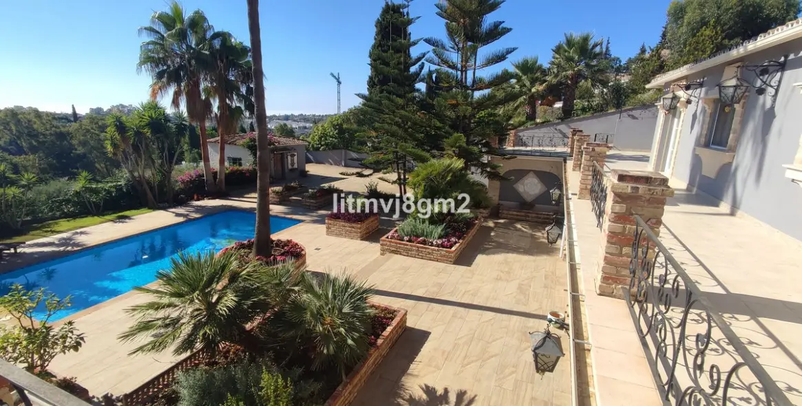 Продажа  отдельно стоящей виллы в Benahavís 48