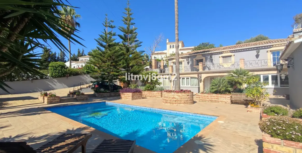 Продажа  отдельно стоящей виллы в Benahavís 49