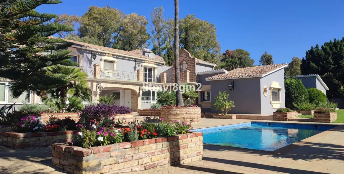 Продажа  отдельно стоящей виллы в Benahavís 53