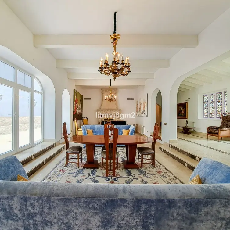 Sale of detached villa in Benahavís