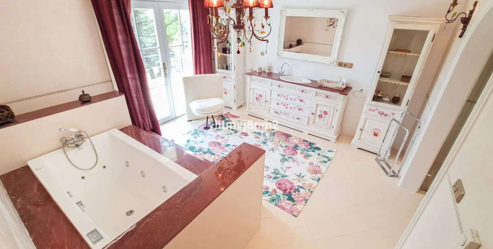Sale of detached villa in Benahavís 15
