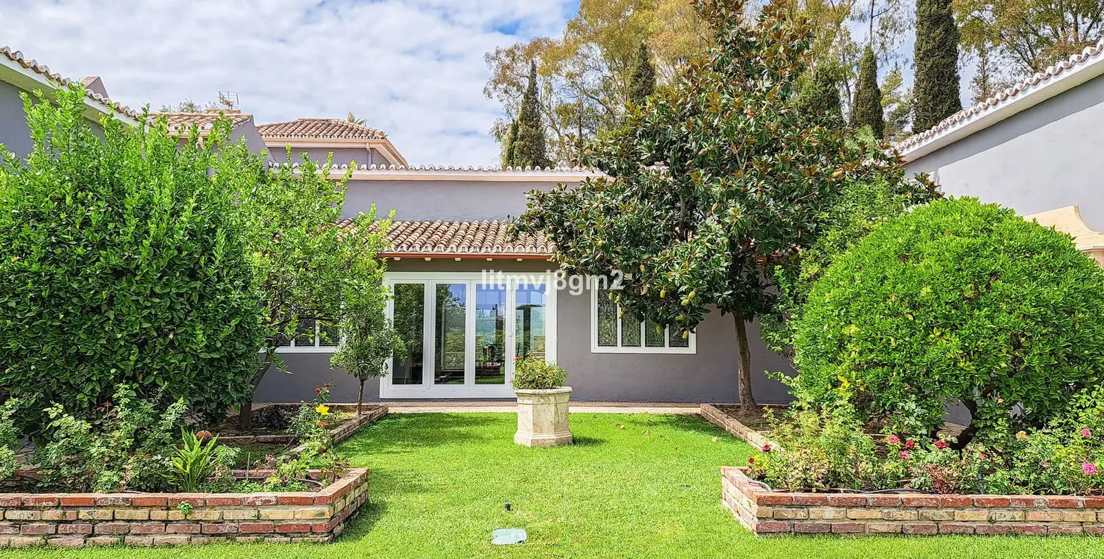 Sale of detached villa in Benahavís 40