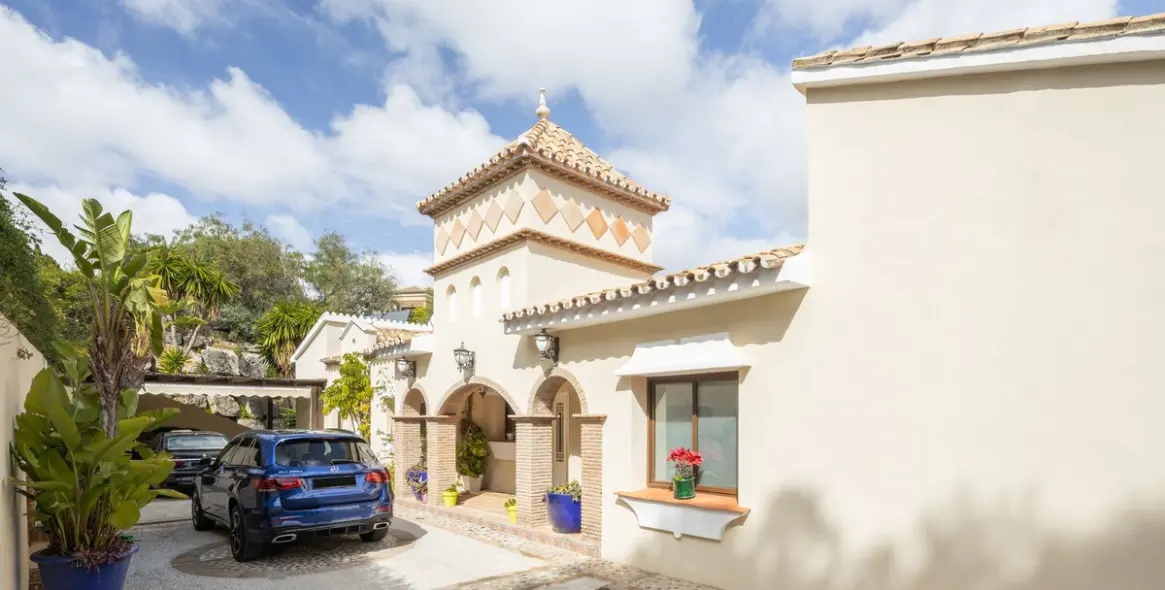 Продажа  отдельно стоящей виллы в Estepona (район El Paraiso) 3