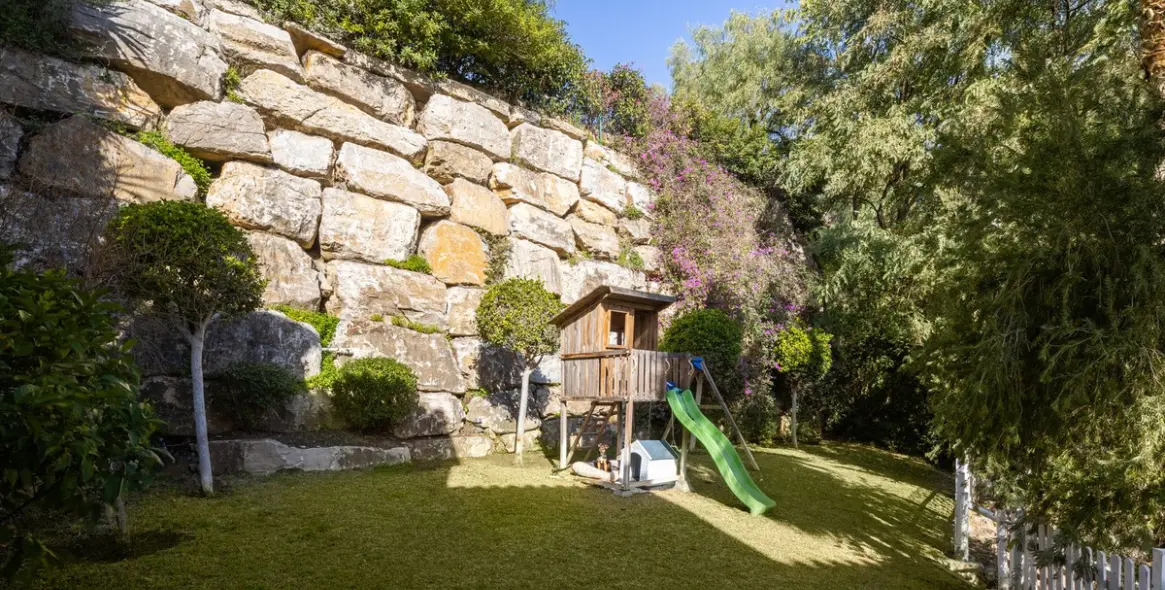 Продажа  отдельно стоящей виллы в Estepona (район El Paraiso) 13