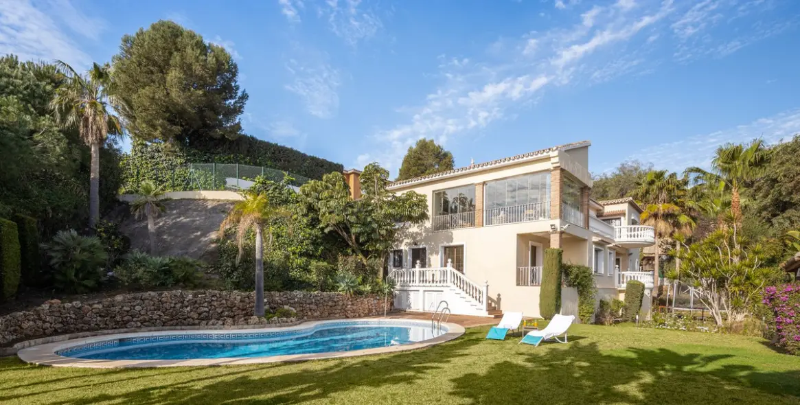 Продажа  отдельно стоящей виллы в Estepona (район El Paraiso) 17