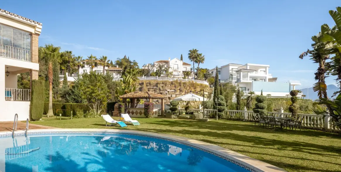 Продажа  отдельно стоящей виллы в Estepona (район El Paraiso) 19