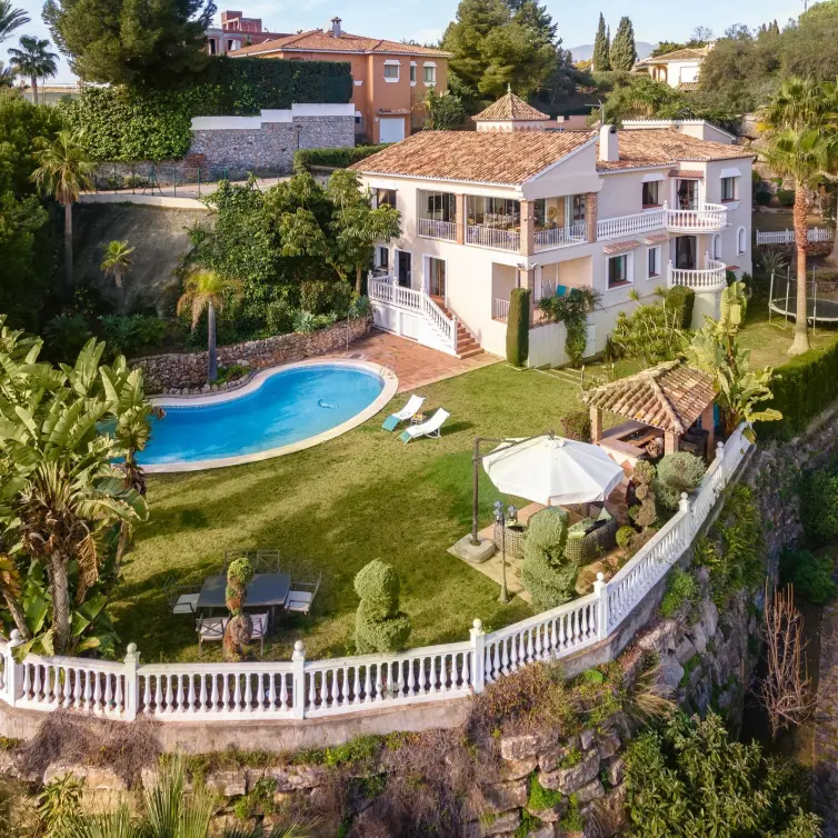 Venta de villa independiente en El Paraiso