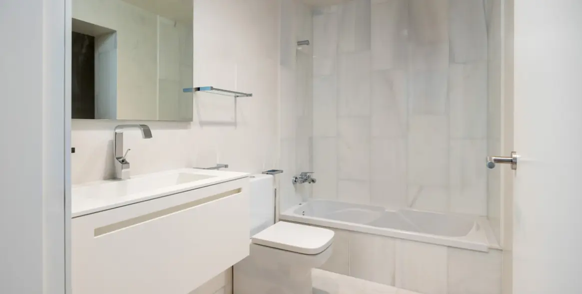 Продажа  отдельно стоящей виллы в Malaga (район Teatinos) 10