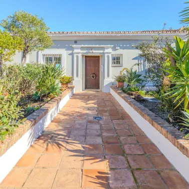 Дом на две семьи R5253085