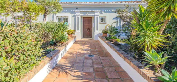 Дом на две семьи R5253085 1