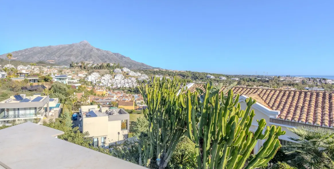 Продажа дома на две семьи в Nueva Andalucía (район Nueva Andalucía) 17