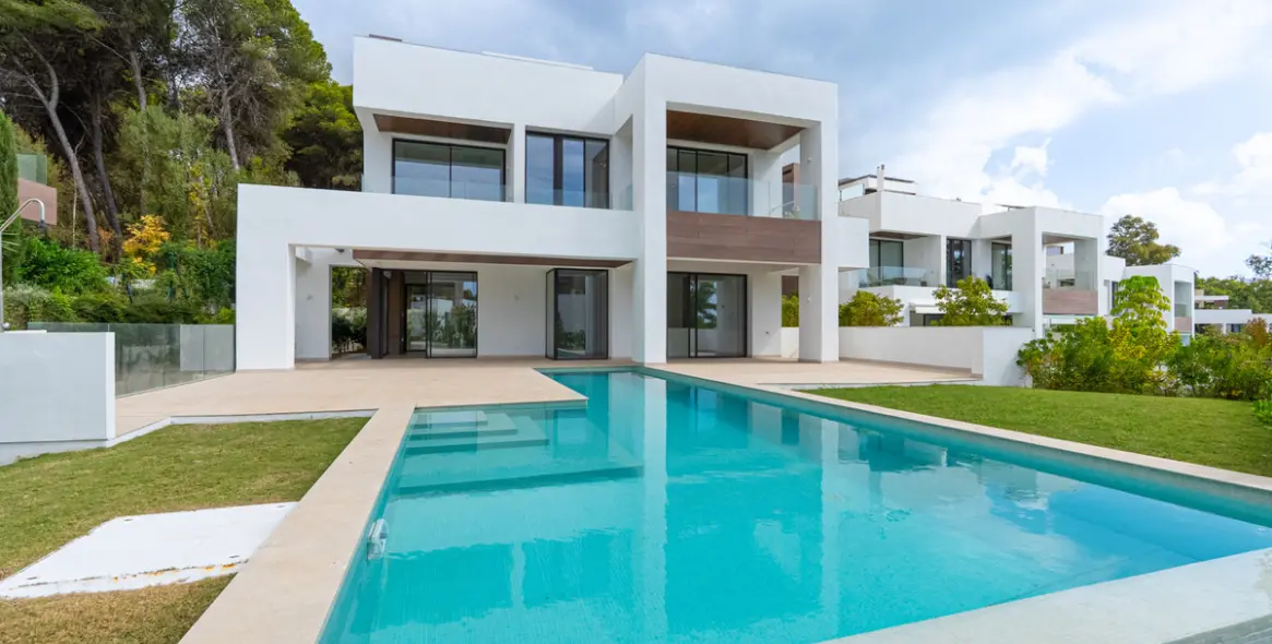 Продажа  отдельно стоящей виллы в Marbella (район Marbella) 1