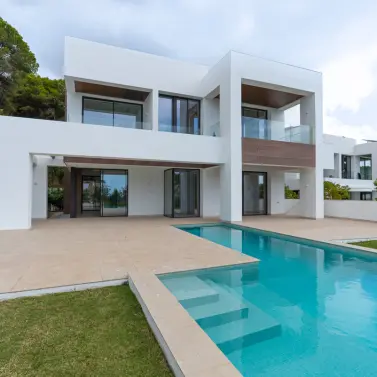 Oтдельно стоящая вилла R5195698