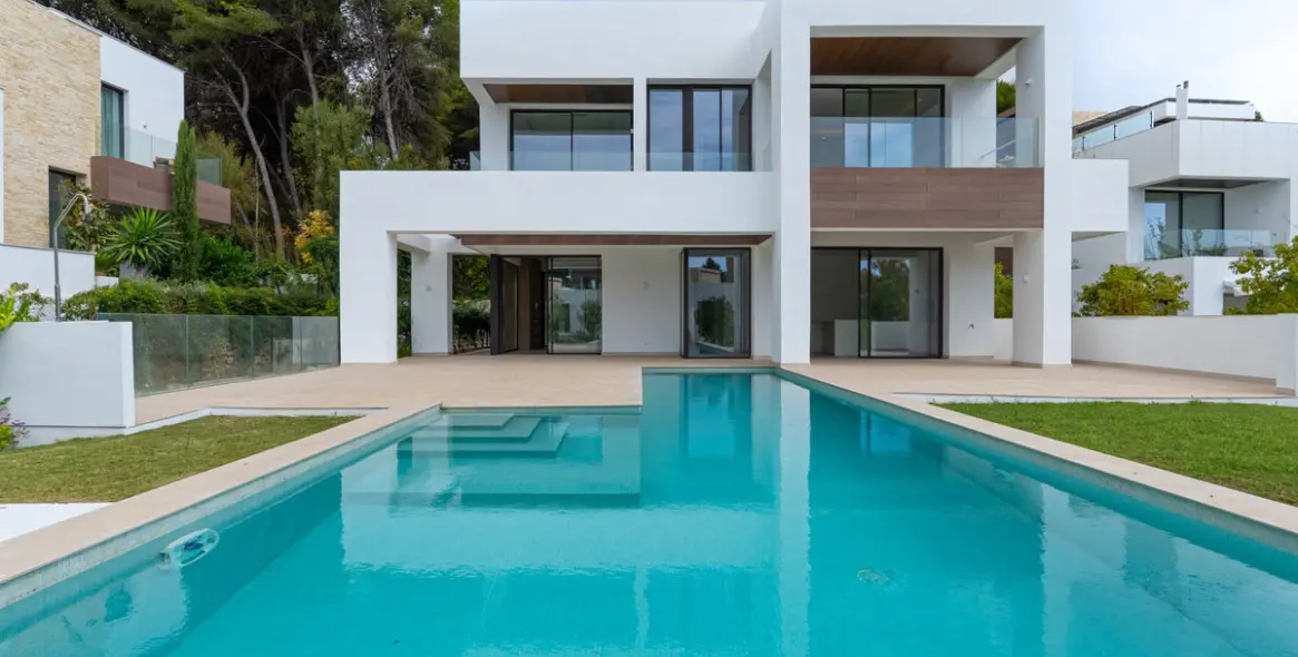 Продажа  отдельно стоящей виллы в Marbella 2