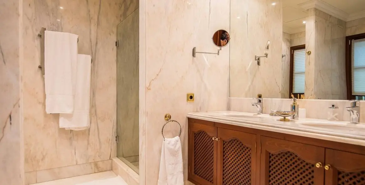 Продажа  отдельно стоящей виллы в Benahavís (район La Zagaleta) 4