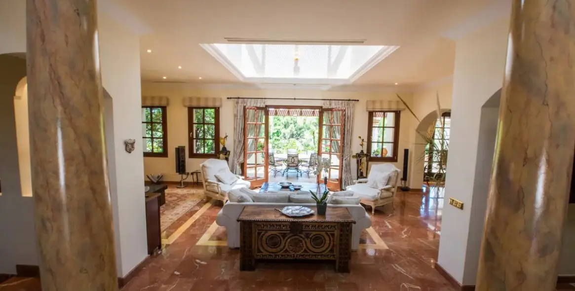 Продажа  отдельно стоящей виллы в Benahavís (район La Zagaleta) 5