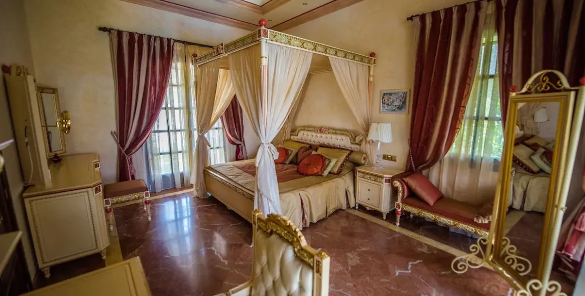 Продажа  отдельно стоящей виллы в Benahavís (район La Zagaleta) 6