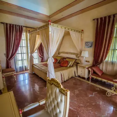 Oтдельно стоящая вилла R4454962