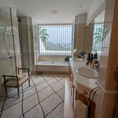 Sale of detached villa in Aloha