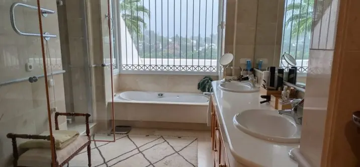 Sale of detached villa in Aloha 3