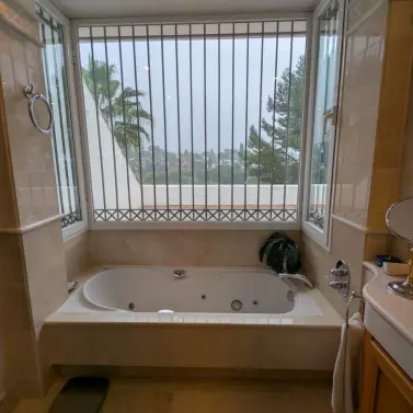 Sale of detached villa in Aloha