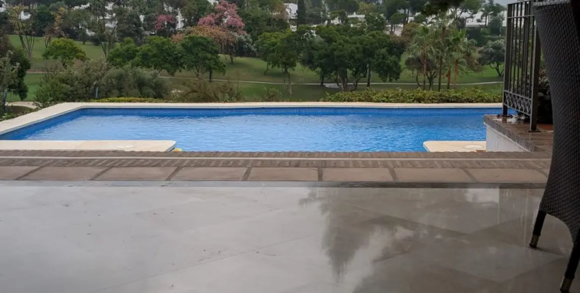 Venta de villa independiente en Aloha 17