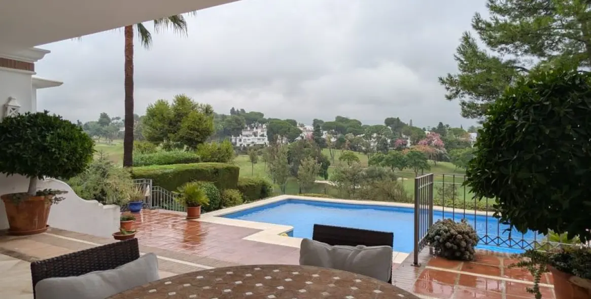 Venta de villa independiente en Aloha 19