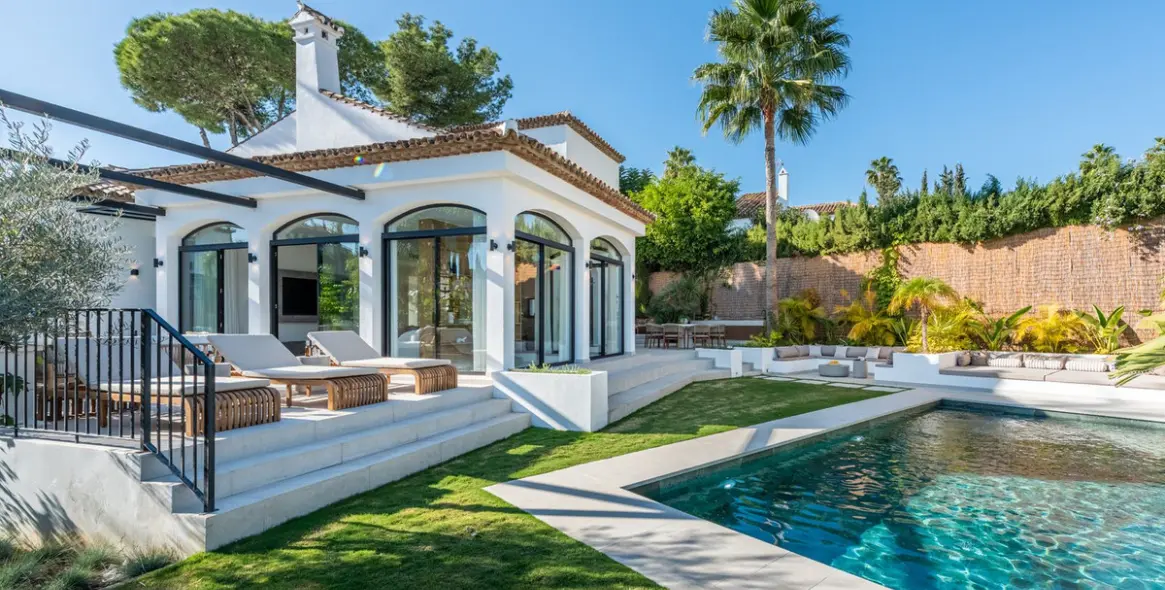 Продажа  отдельно стоящей виллы в Nueva Andalucía (район Nueva Andalucía) 1